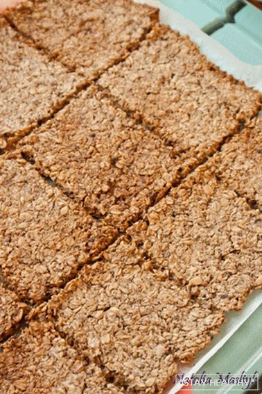 Crunchy Oat Cracker