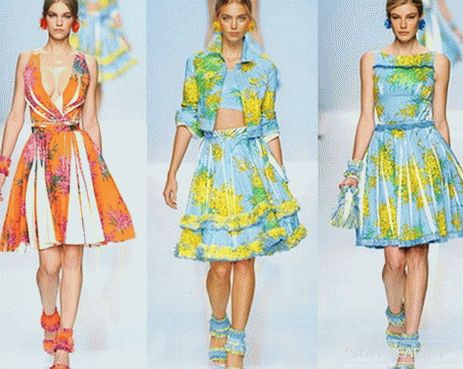 Fashion trends in the season spring - summer 2012(A photo)