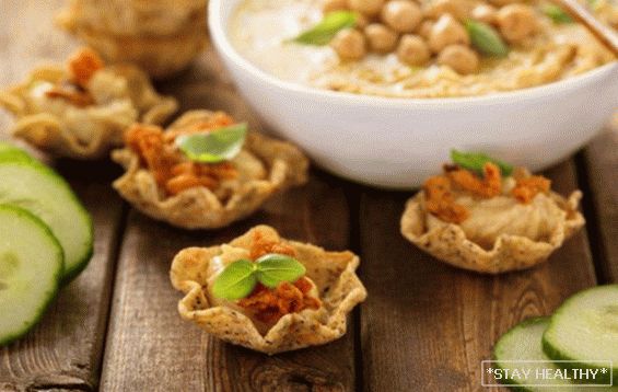 Unusual snacks of chickpeas or beans