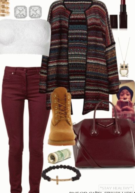 What to wear maroon jeans?