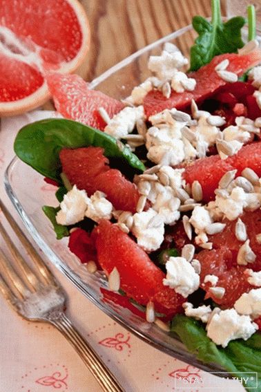 Spinach, Grapefruit and Goat Saladcheese